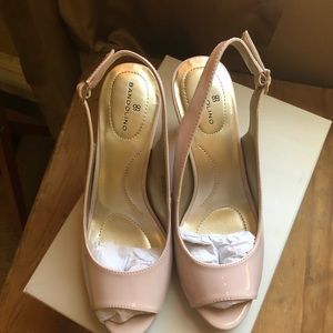 Bandolino Lt pink sandals